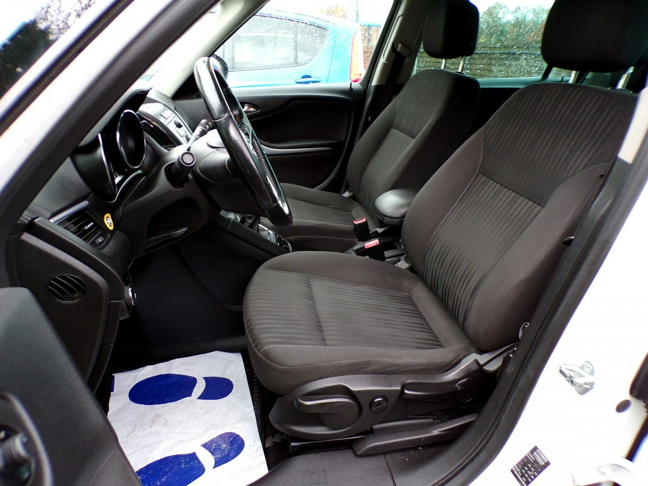 Opel Zafira - Zdjęcie 27