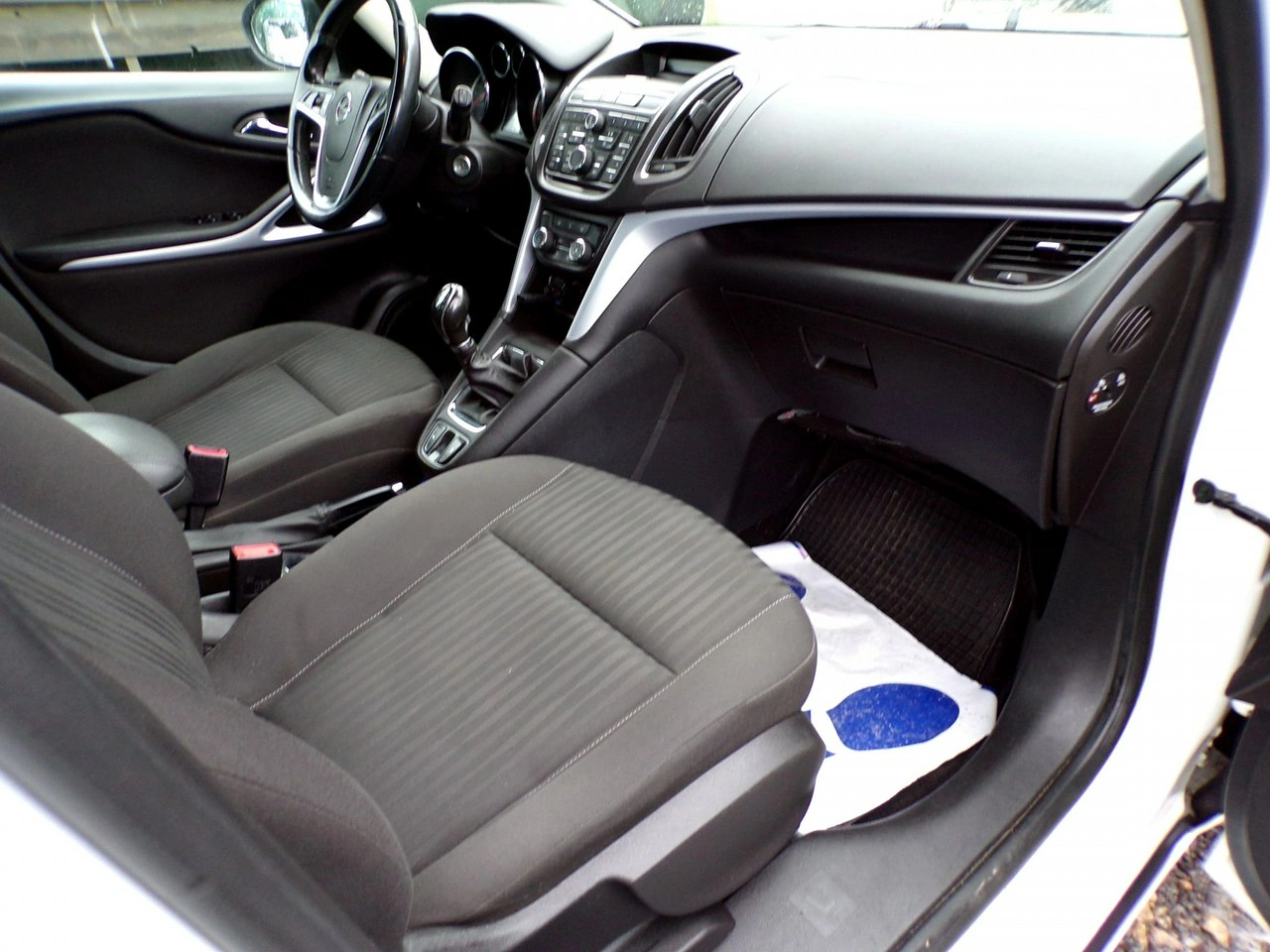 Opel Zafira - Zdjęcie 29