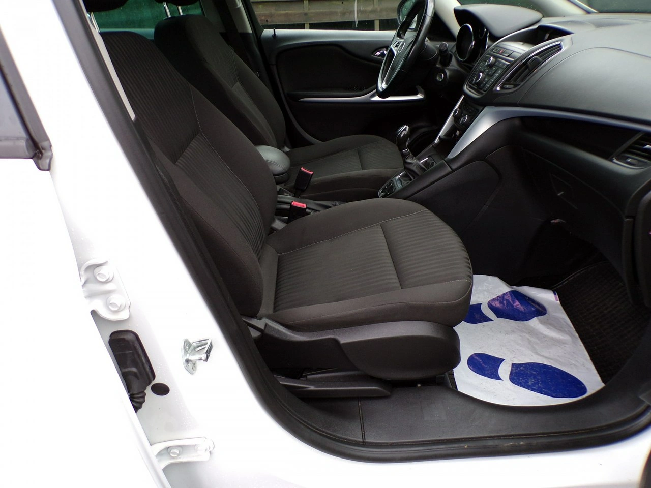 Opel Zafira - Zdjęcie 30