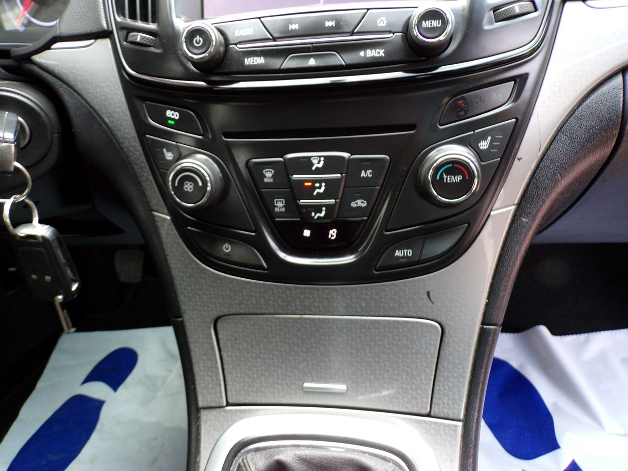 Opel Insignia - Zdjęcie 21