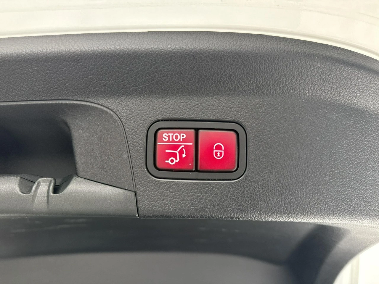 Mercedes GLE 300 - Zdjęcie 17