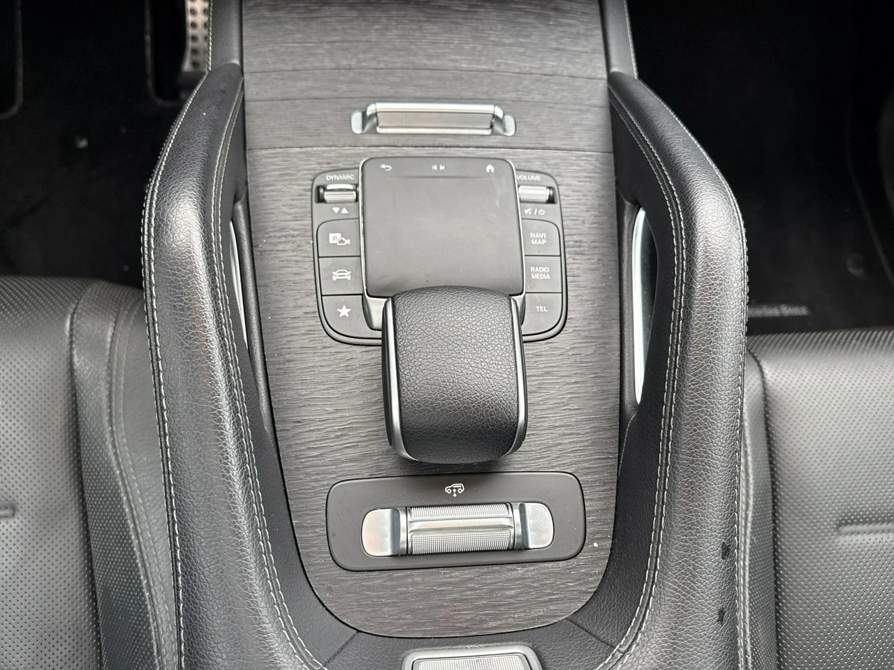 Mercedes GLE 300 - Zdjęcie 25