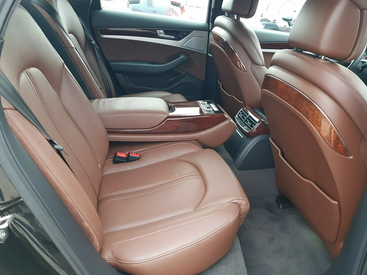 Audi A8 - Zdjęcie 14