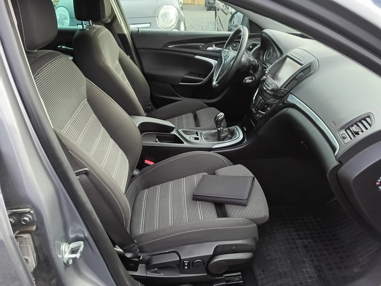 Opel Insignia - Zdjęcie 12