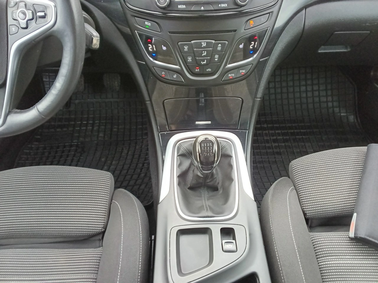 Opel Insignia - Zdjęcie 16