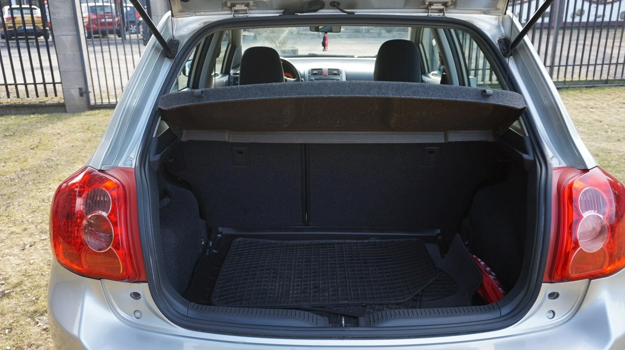 Toyota Auris - Zdjęcie 11