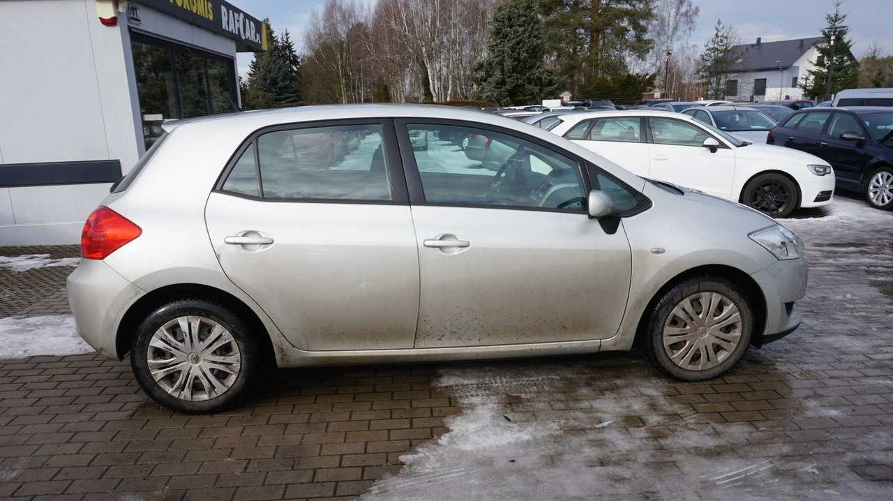 Toyota Auris - Zdjęcie 3