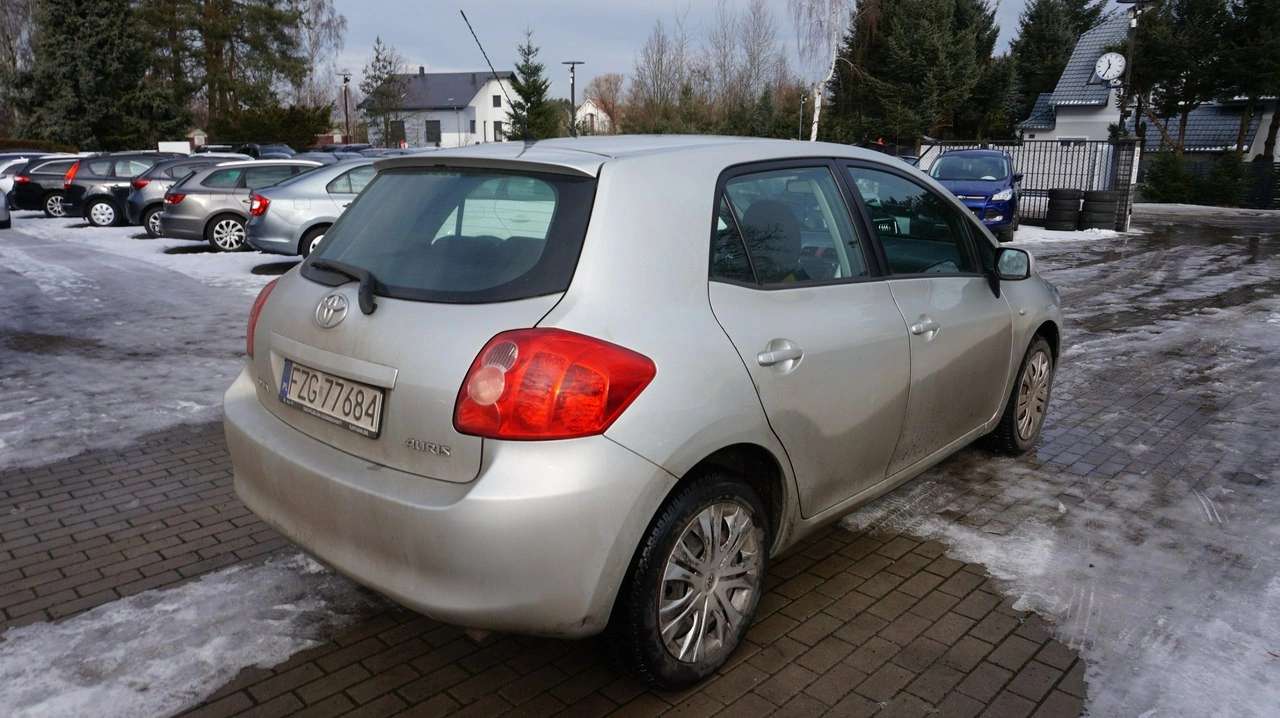Toyota Auris - Zdjęcie 4