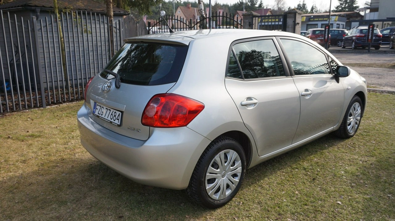 Toyota Auris - Zdjęcie 4