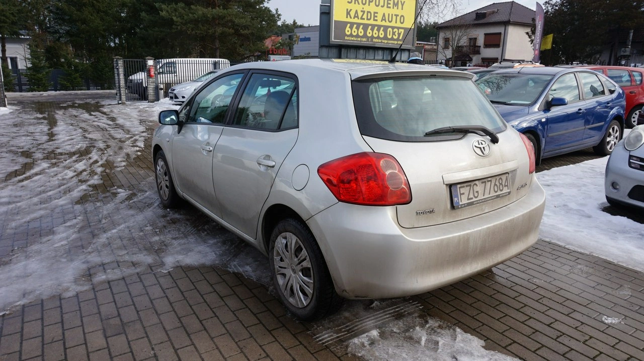 Toyota Auris - Zdjęcie 6
