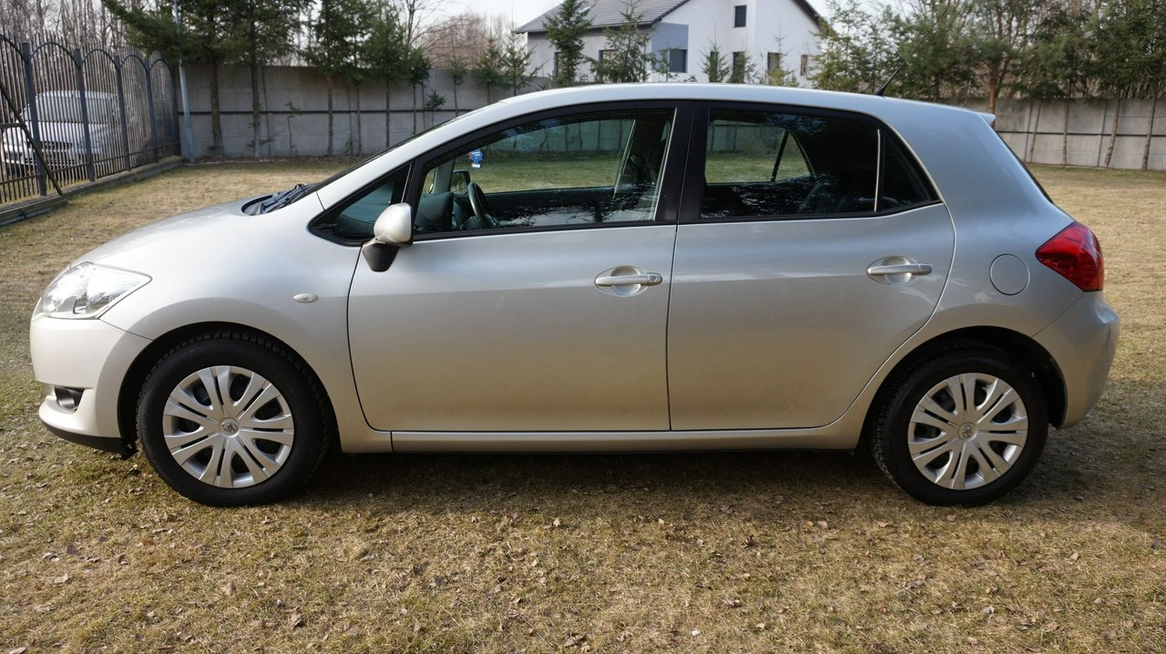 Toyota Auris - Zdjęcie 7