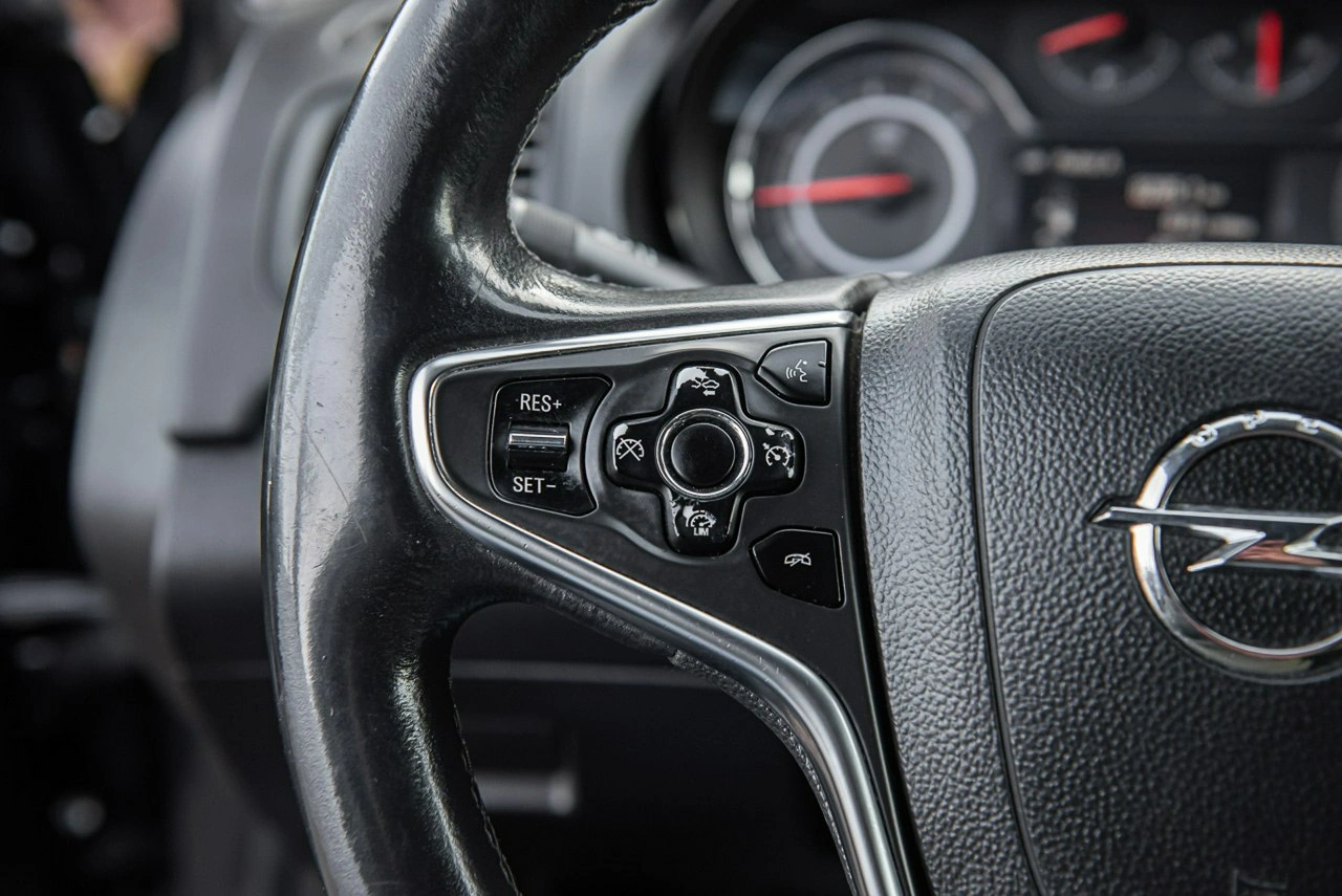 Opel Insignia - Zdjęcie 22