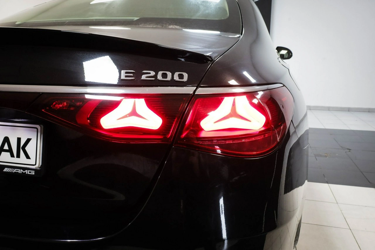 Mercedes E 200 - Zdjęcie 14
