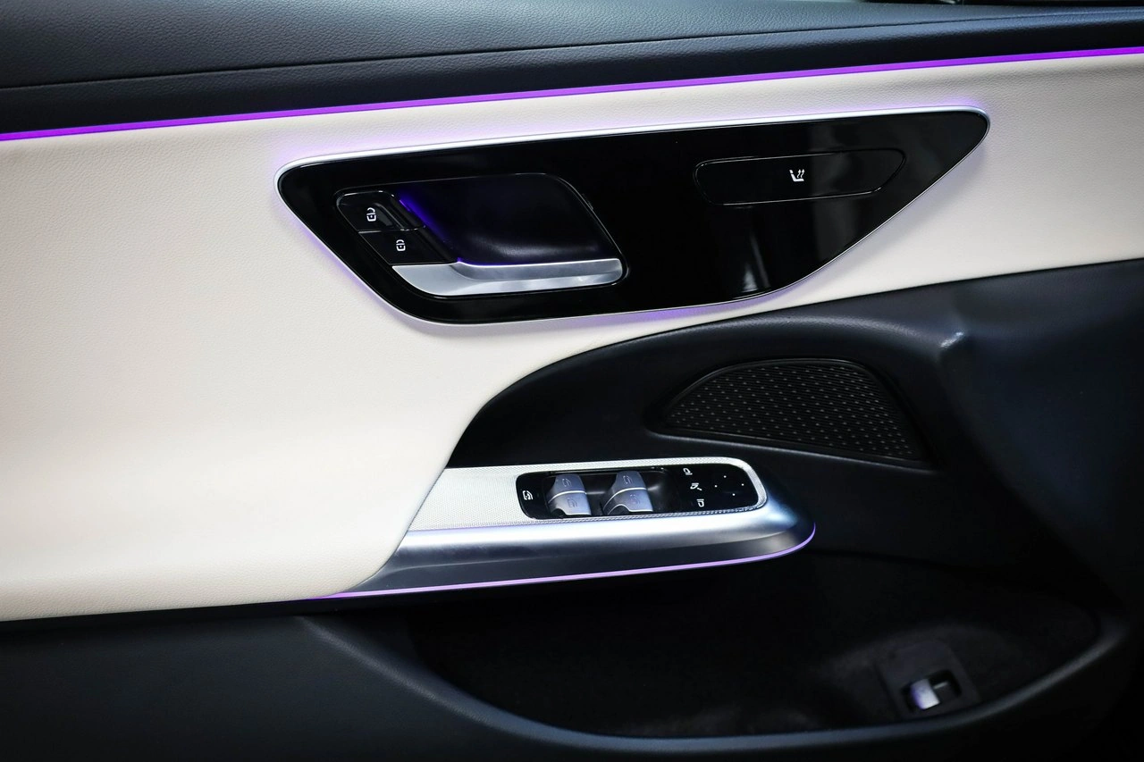 Mercedes E 200 - Zdjęcie 19