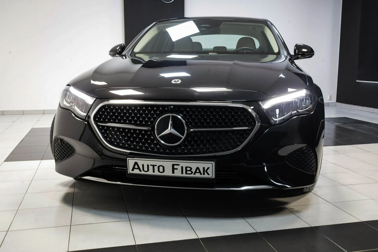 Mercedes E 200 - Zdjęcie 4