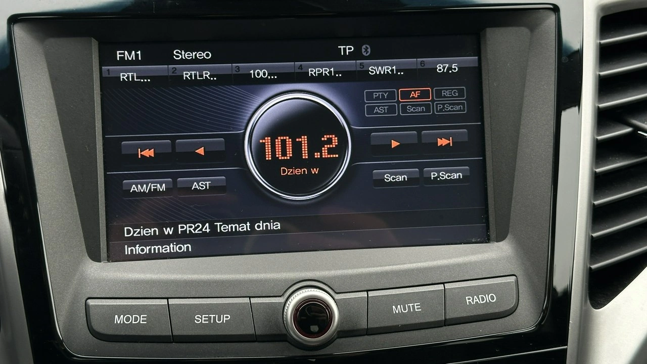 SsangYong Tivoli - Zdjęcie 30