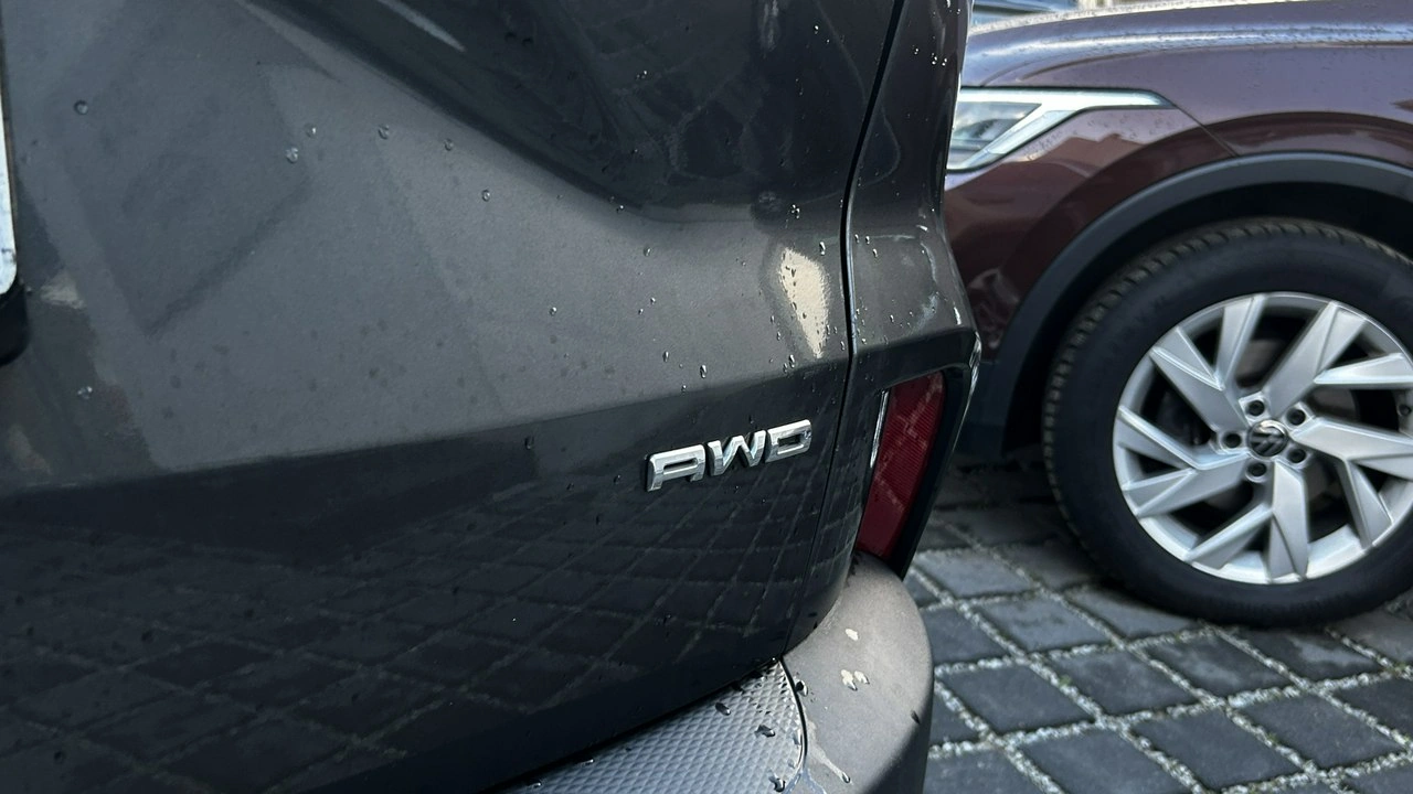 Ford Kuga - Zdjęcie 17