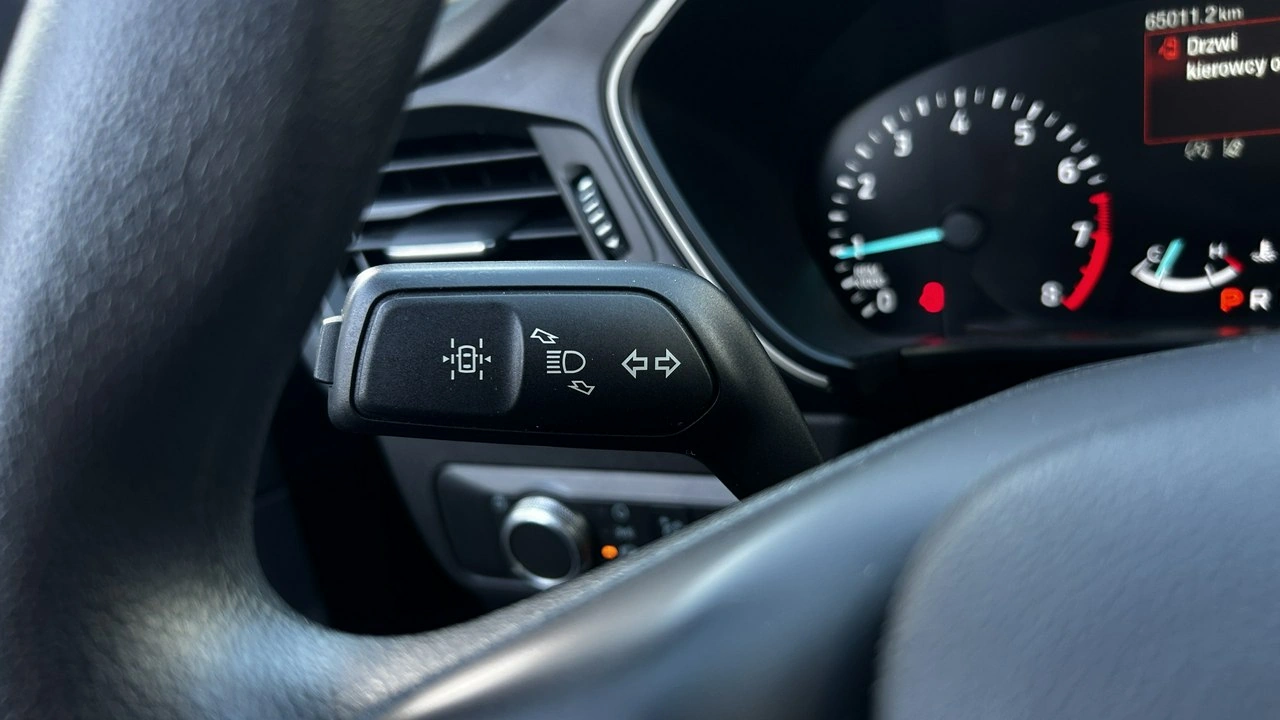 Ford Kuga - Zdjęcie 8