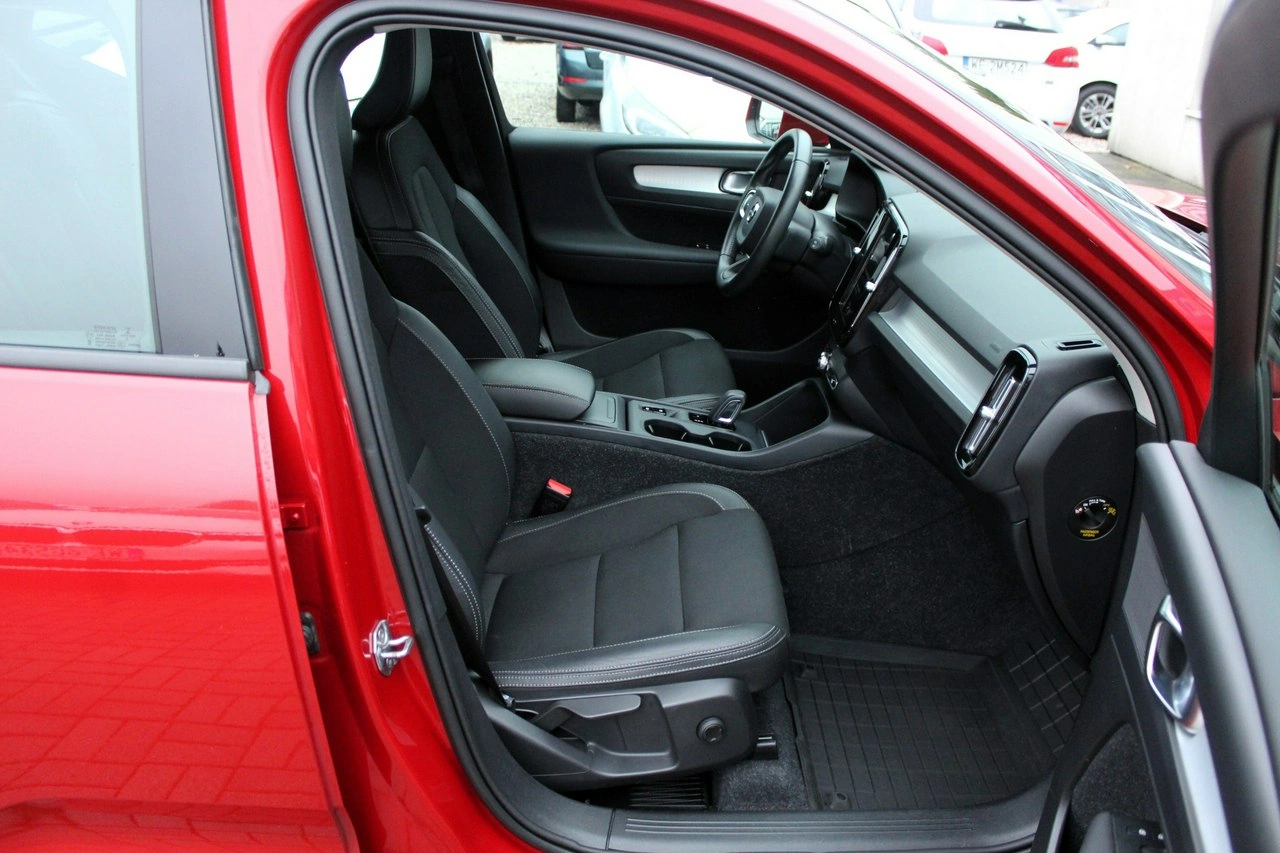 Volvo XC 40 - Zdjęcie 8