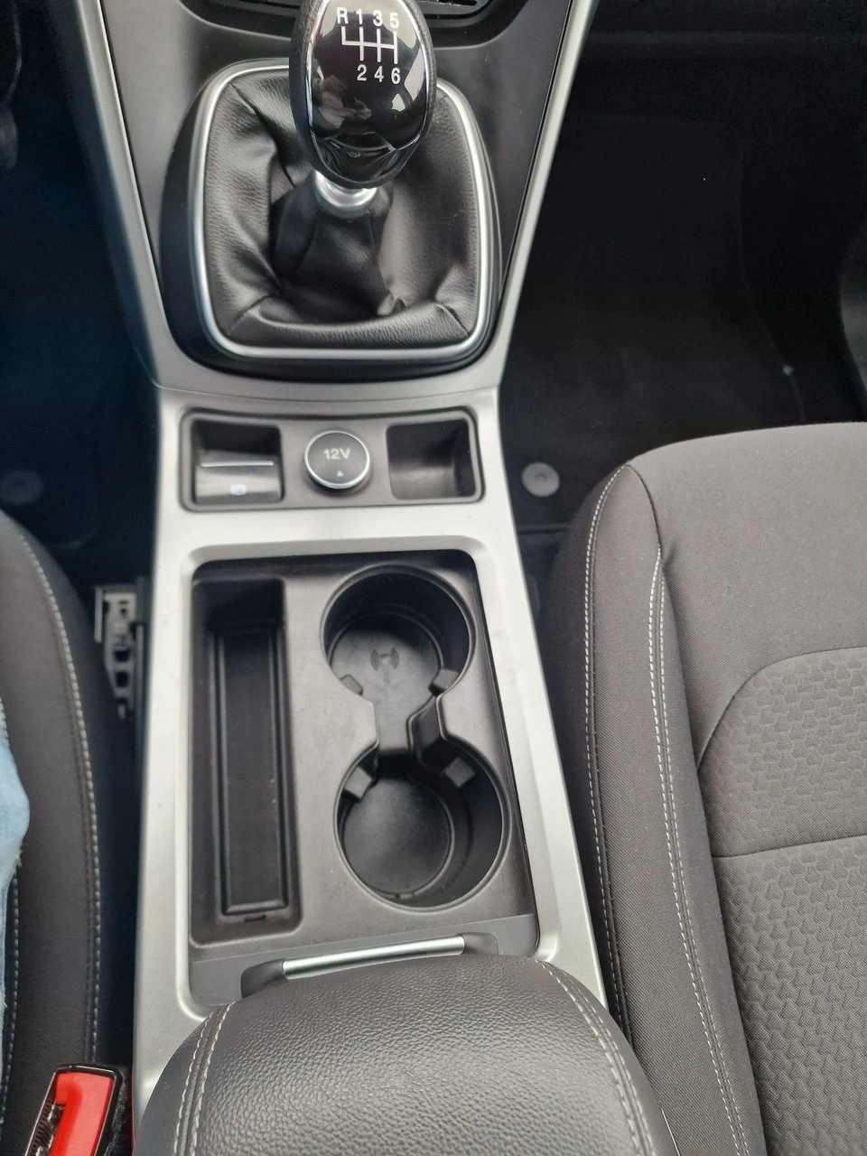 Ford Kuga - Zdjęcie 29