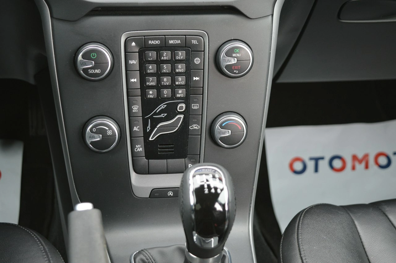 Volvo V40 - Zdjęcie 22