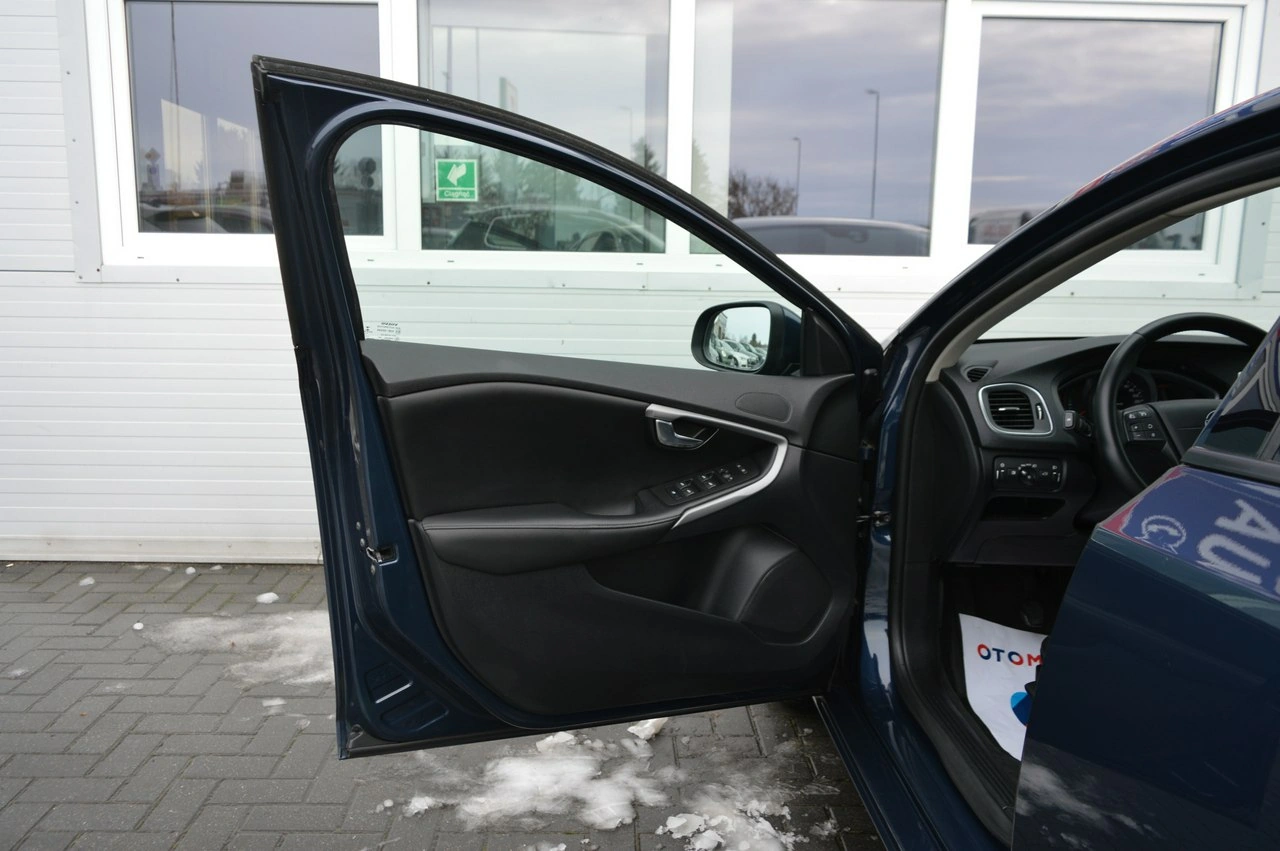 Volvo V40 - Zdjęcie 32