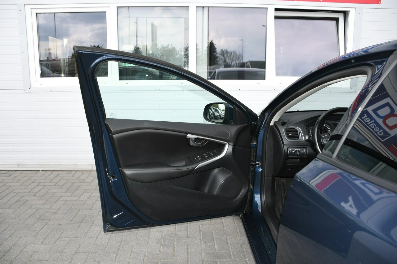 Volvo V40 - Zdjęcie 34