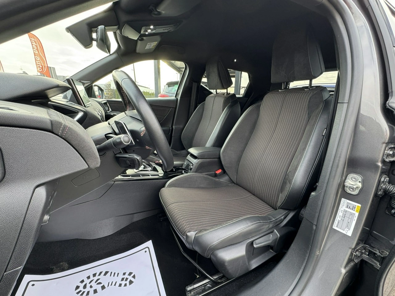 DS Automobiles DS 3 Crossback - Zdjęcie 14