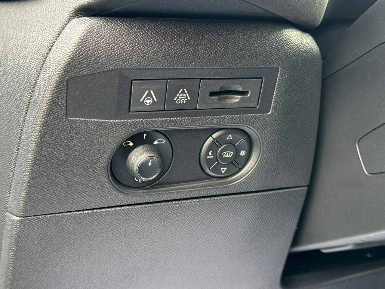 DS Automobiles DS 3 Crossback - Zdjęcie 31