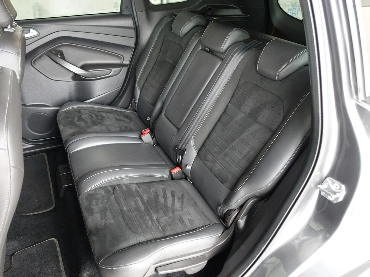 Ford Kuga - Zdjęcie 17