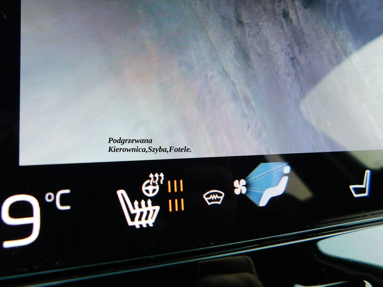 Volvo XC 40 - Zdjęcie 13