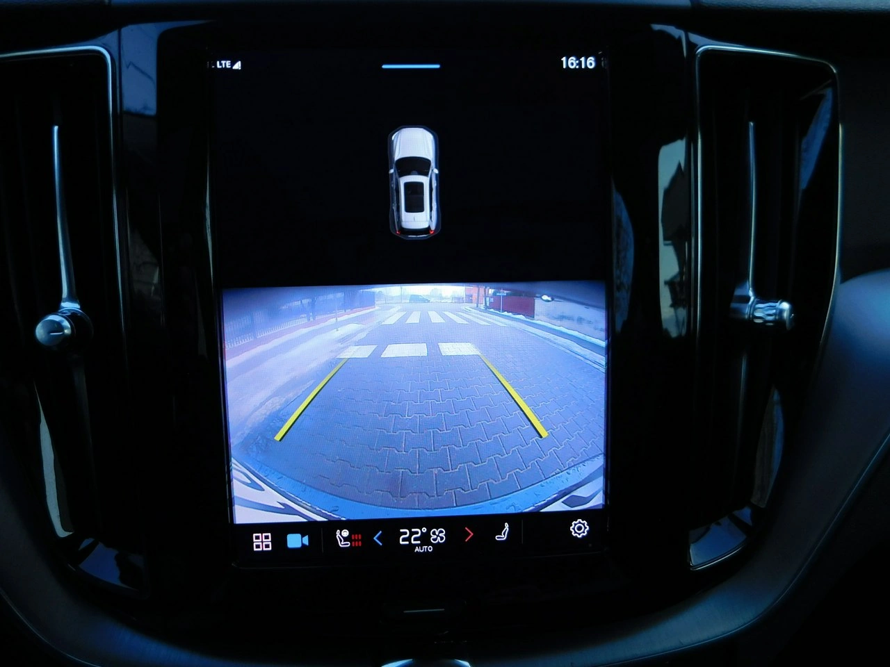 Volvo XC 60 - Zdjęcie 10