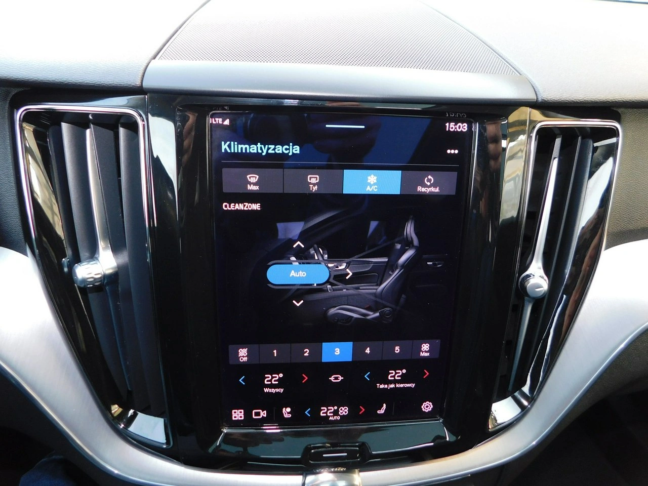 Volvo XC 60 - Zdjęcie 15