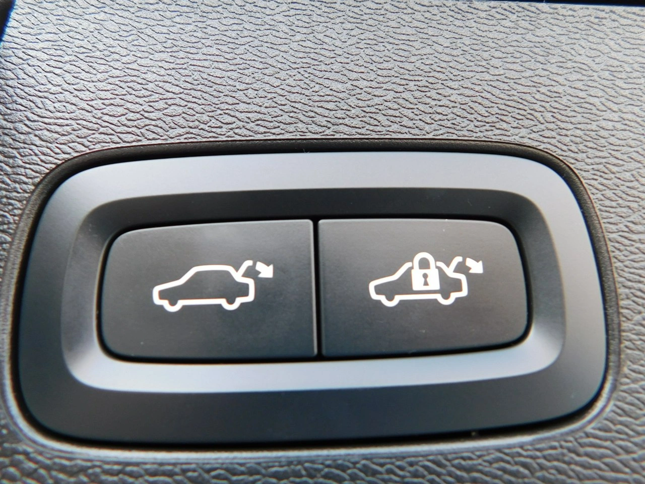 Volvo XC 60 - Zdjęcie 18