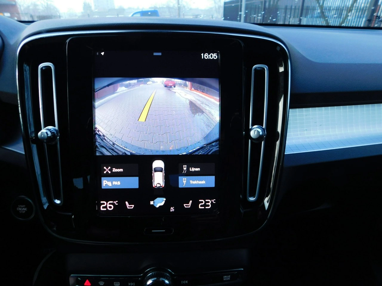 Volvo XC 40 - Zdjęcie 14