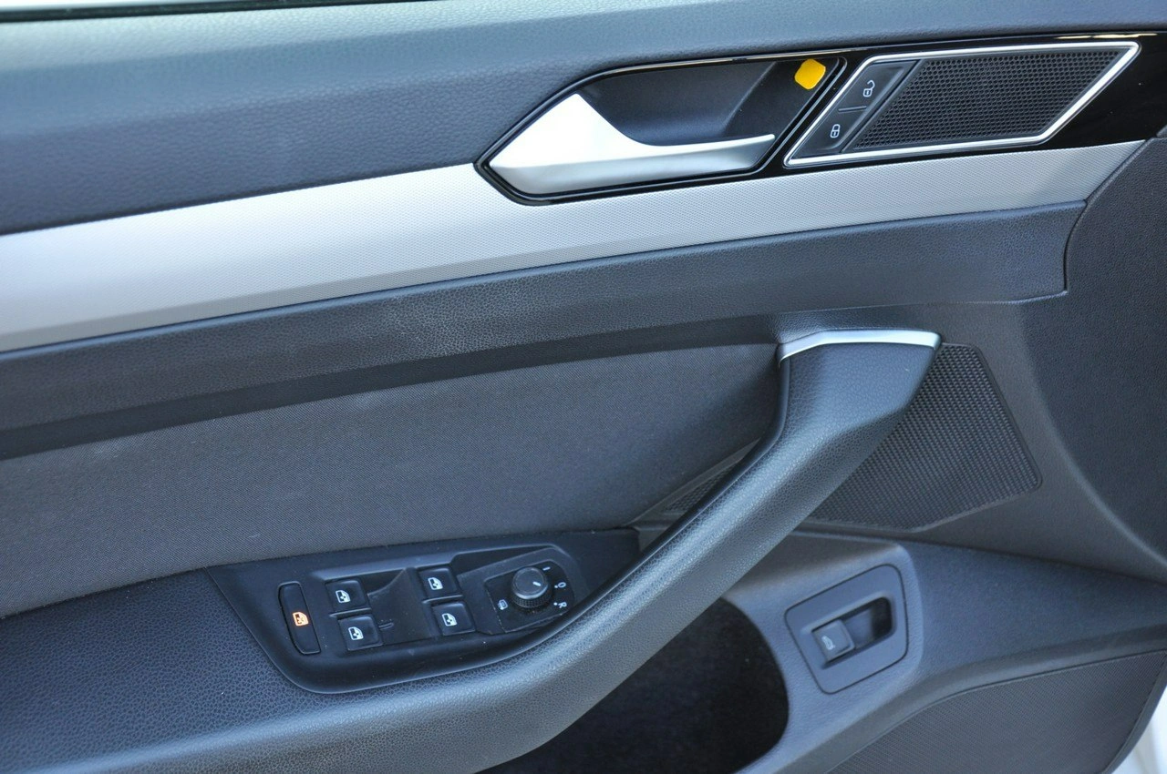 Volkswagen Passat - Zdjęcie 9