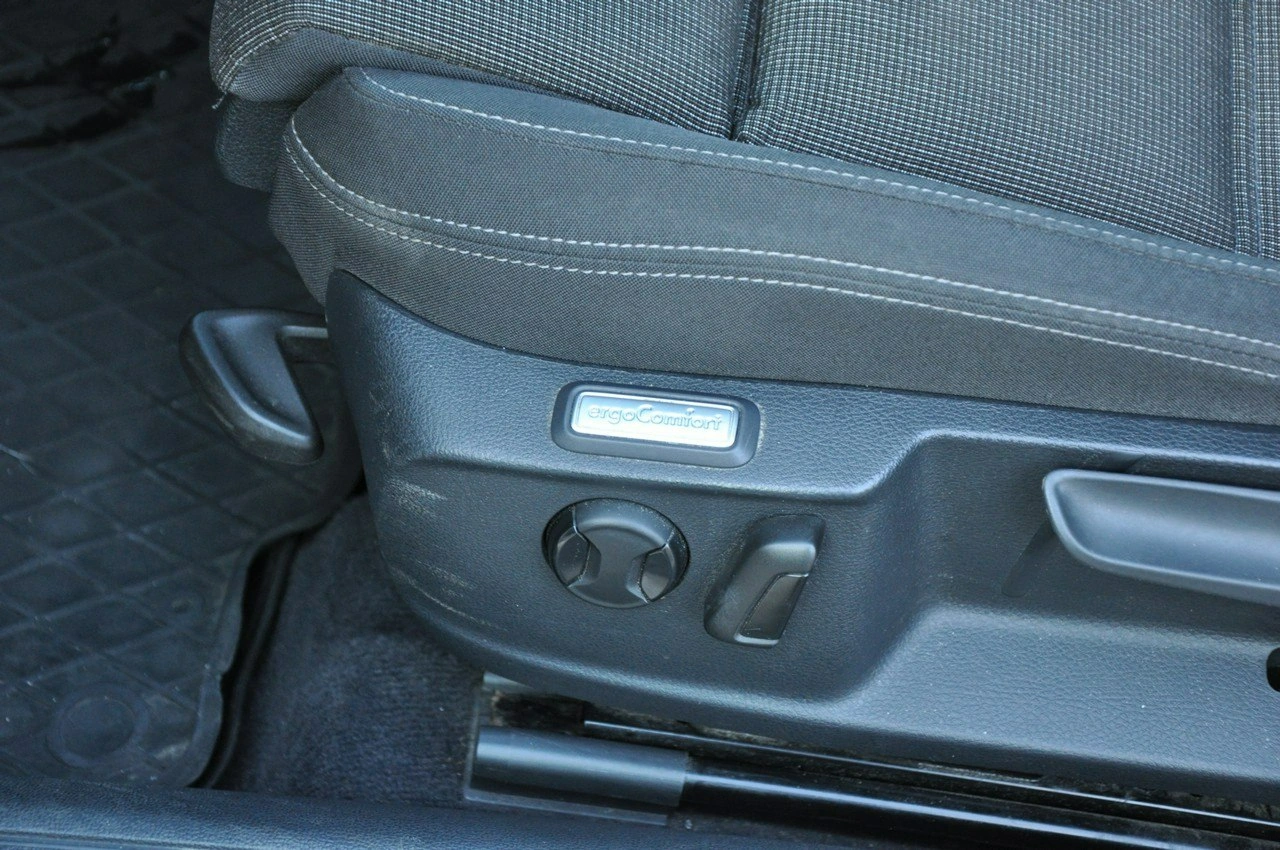 Volkswagen Passat - Zdjęcie 11