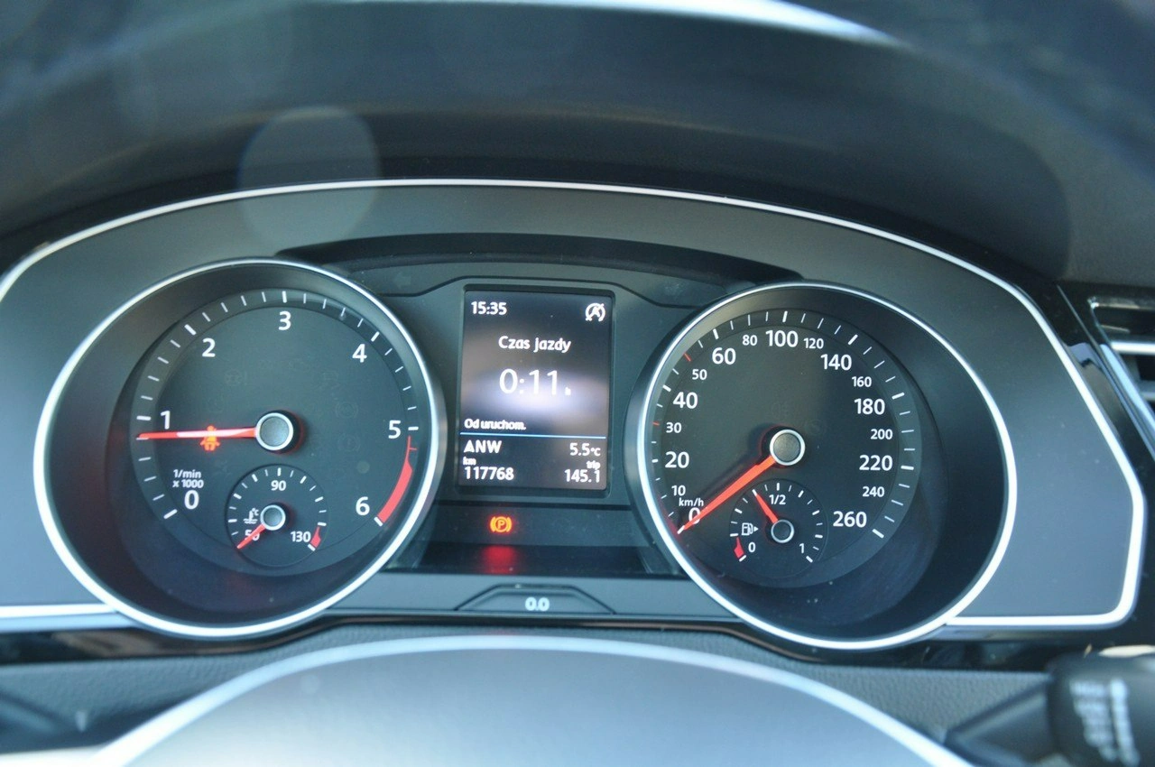 Volkswagen Passat - Zdjęcie 12