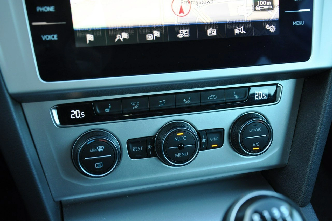 Volkswagen Passat - Zdjęcie 14