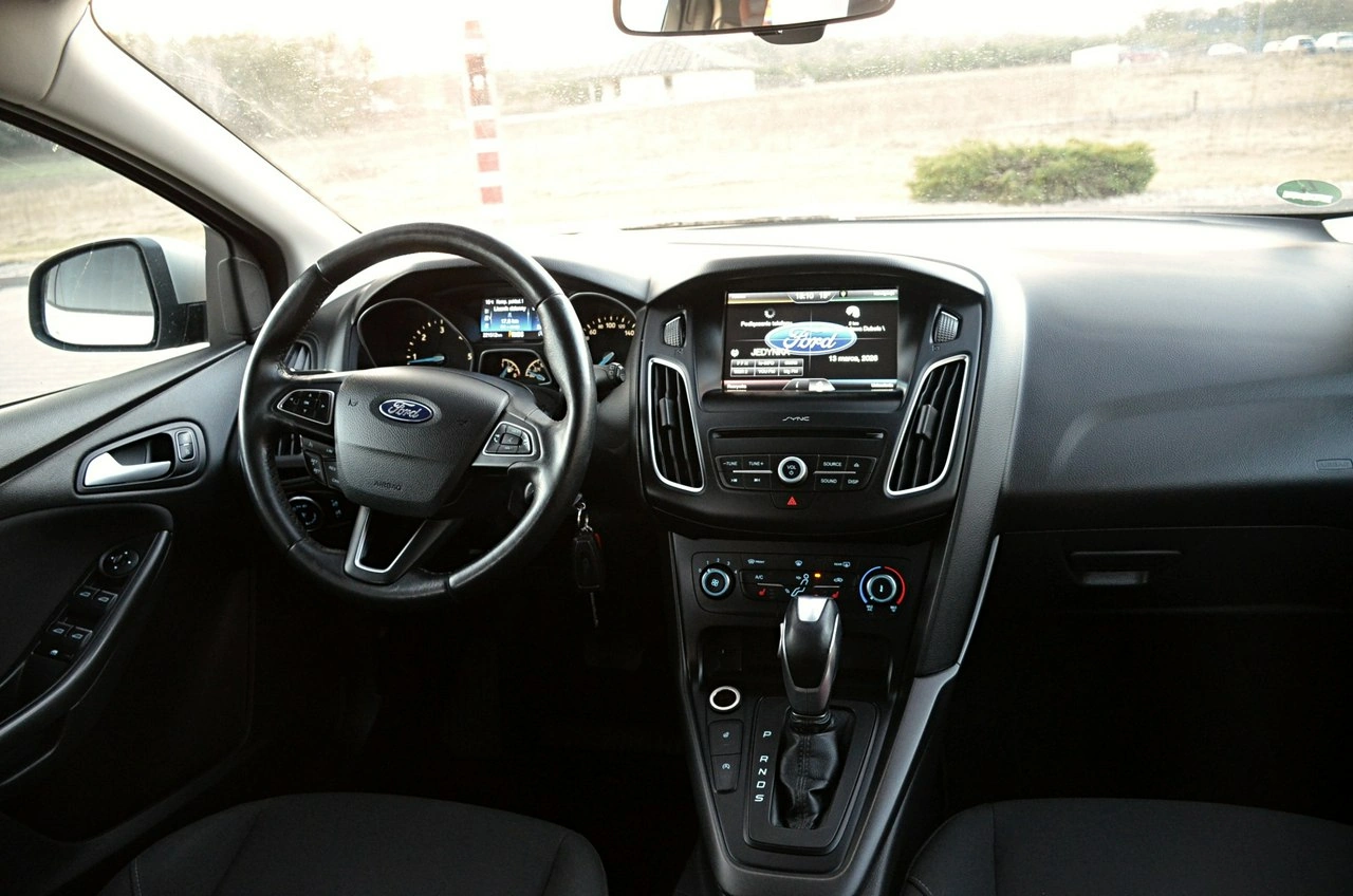 Ford Focus - Zdjęcie 17