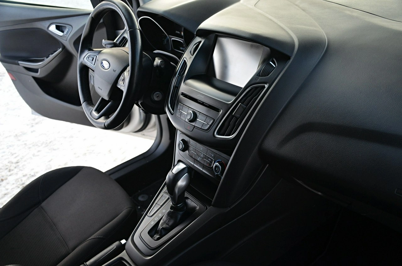 Ford Focus - Zdjęcie 24