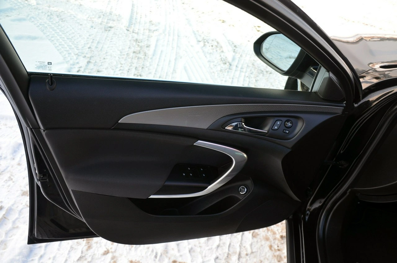 Opel Insignia - Zdjęcie 19