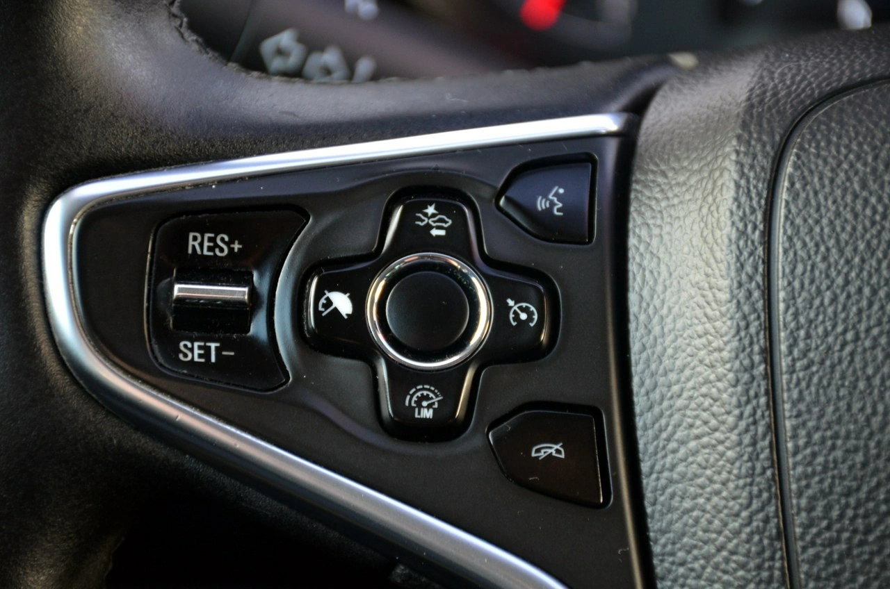 Opel Insignia - Zdjęcie 24