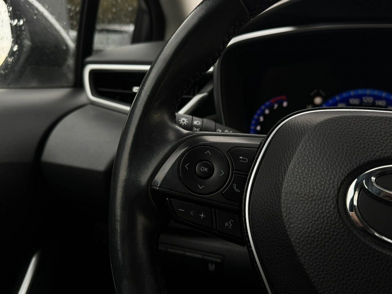 Toyota Corolla - Zdjęcie 10