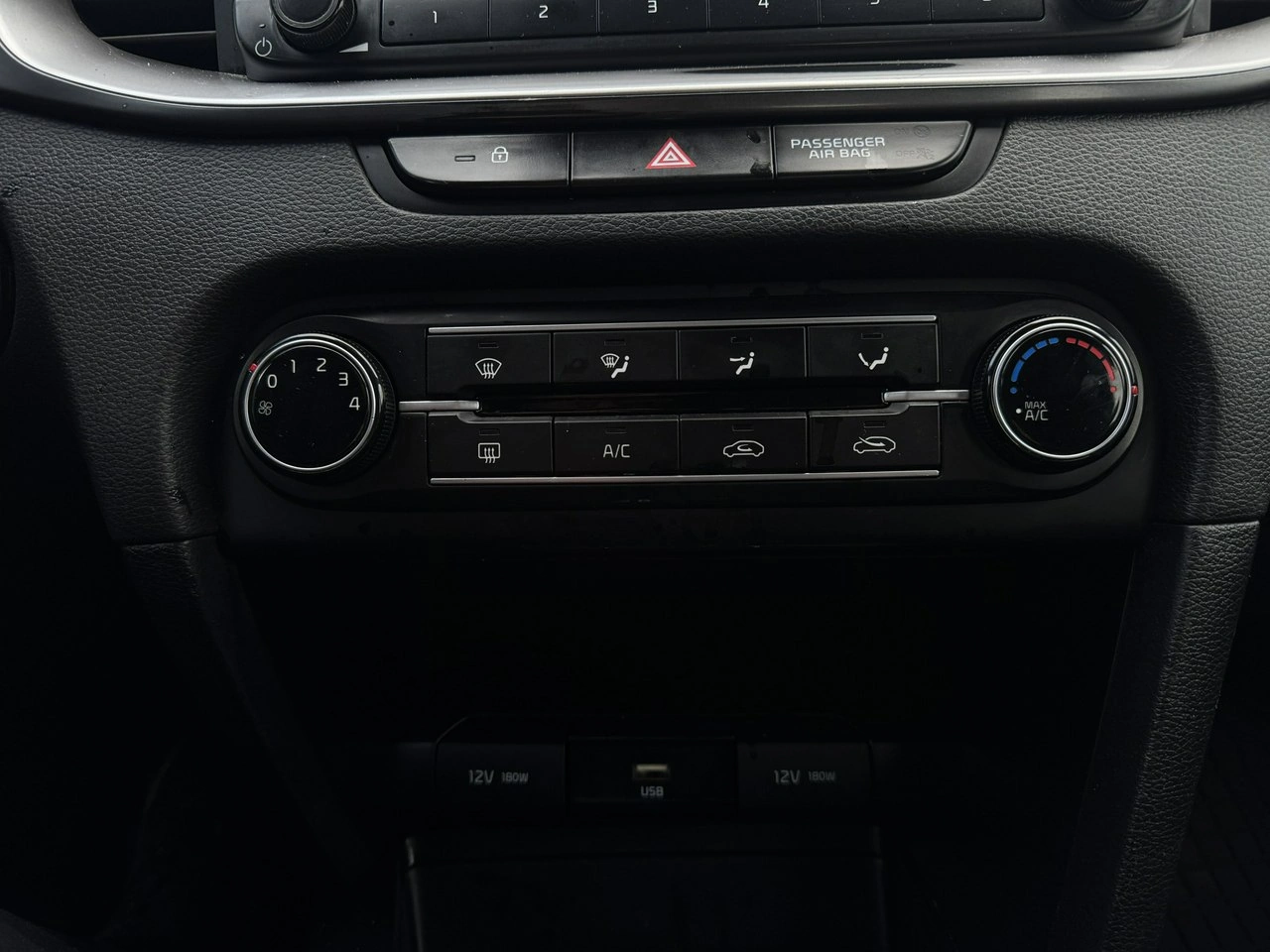 Kia Ceed - Zdjęcie 14