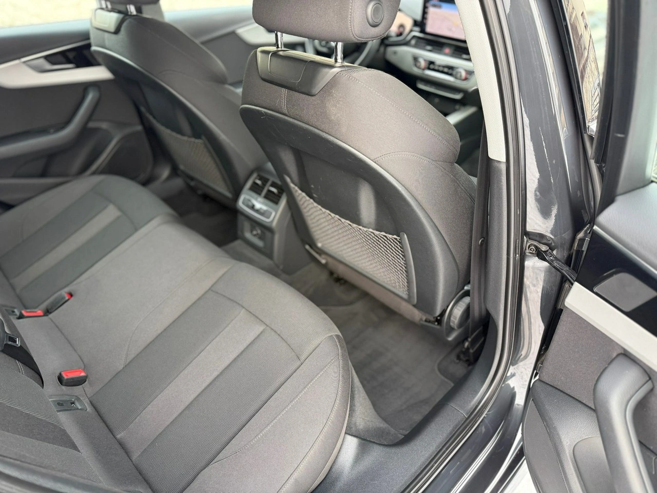 Audi A4 - Zdjęcie 23