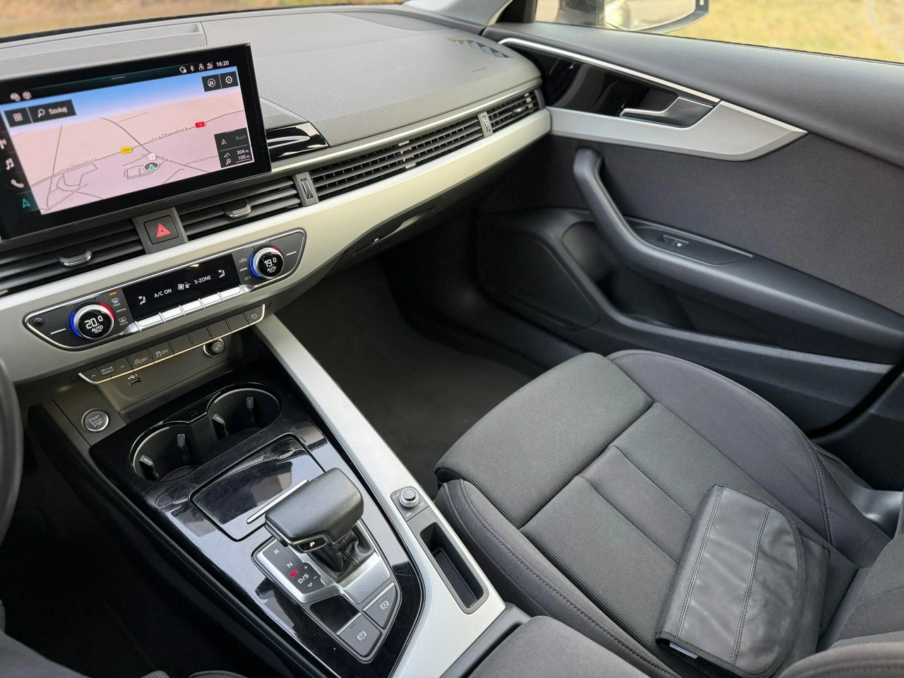 Audi A4 - Zdjęcie 21