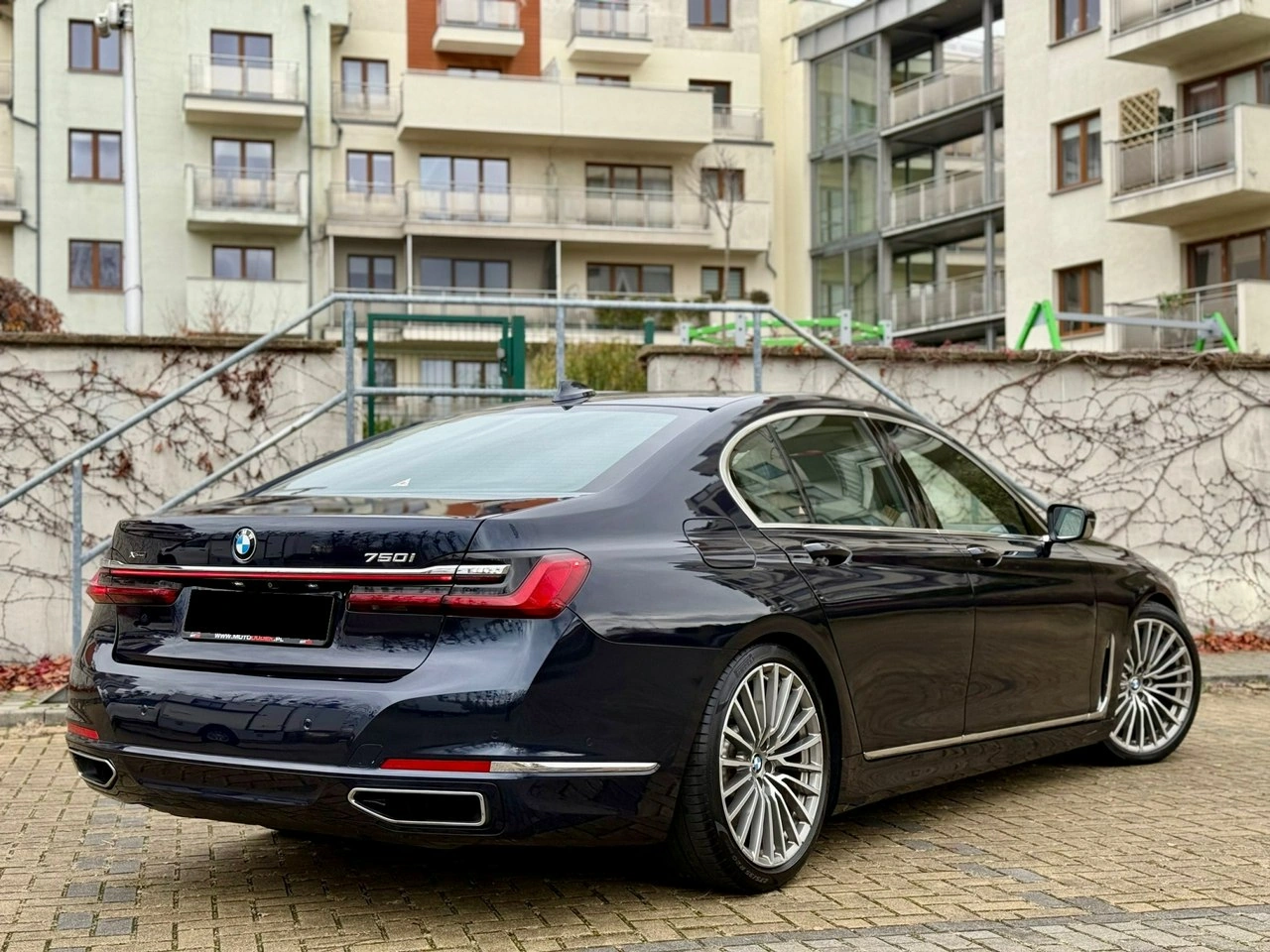 BMW 750 - Zdjęcie 13