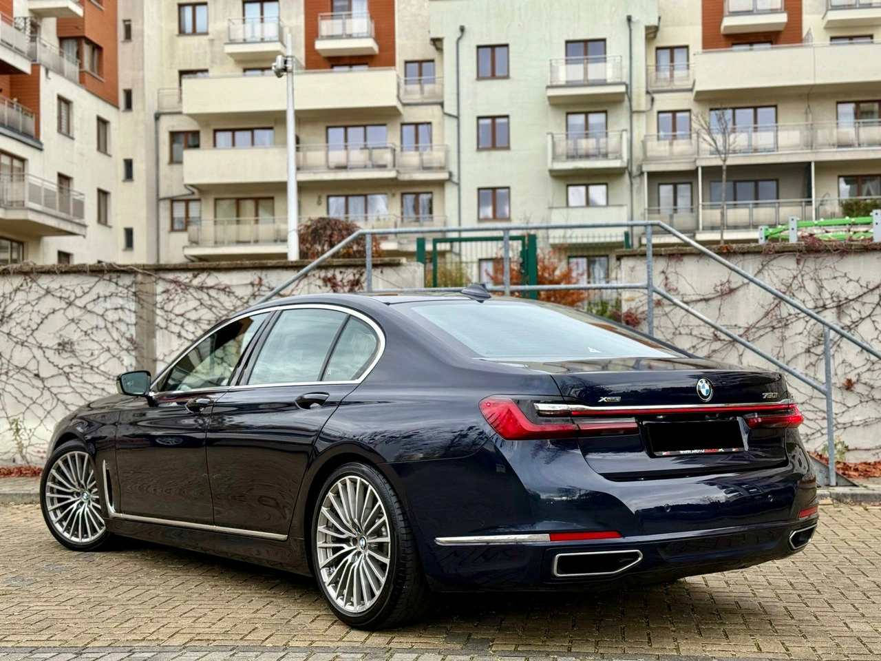 BMW 750 - Zdjęcie 2