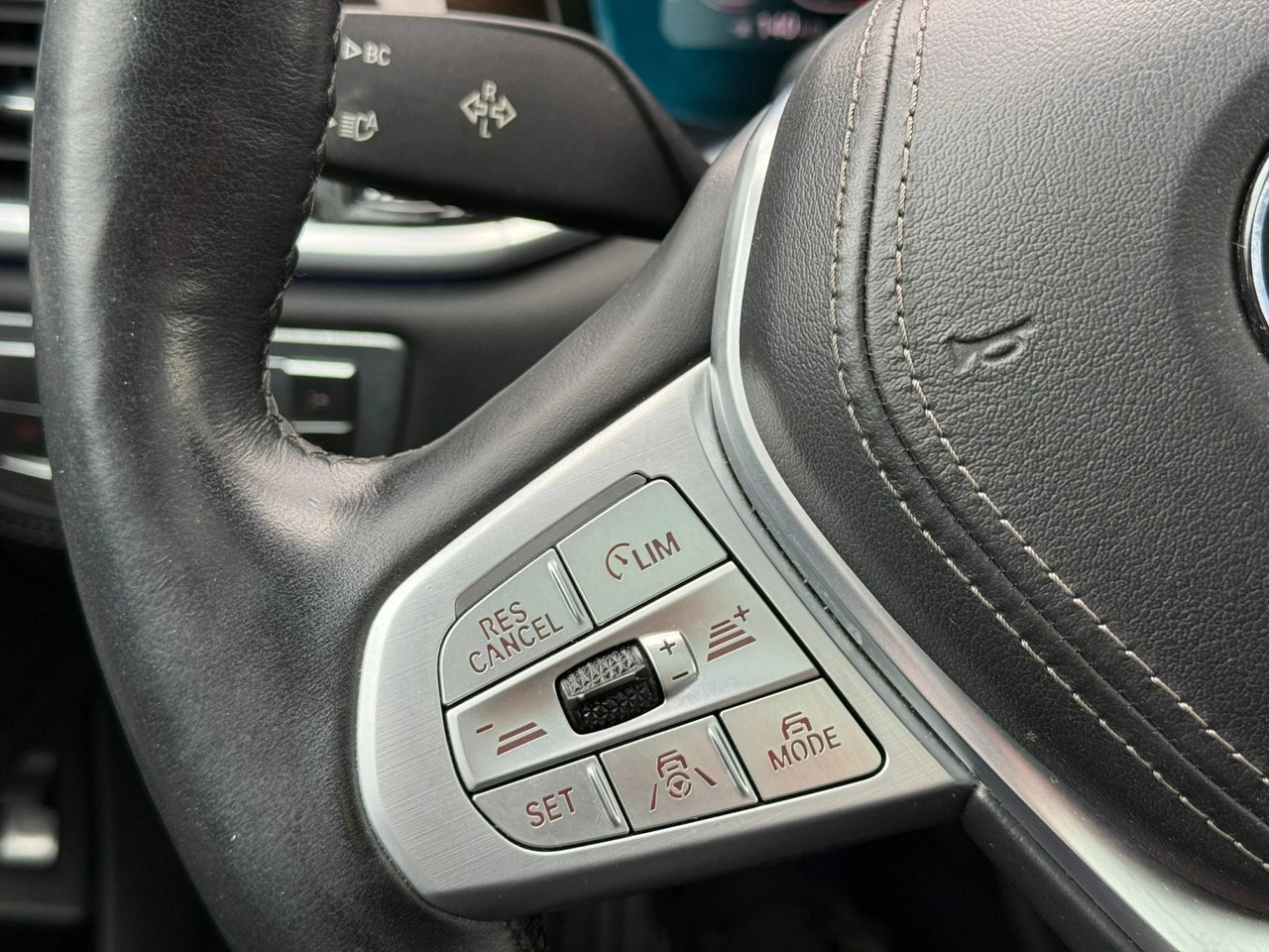 BMW 750 - Zdjęcie 30